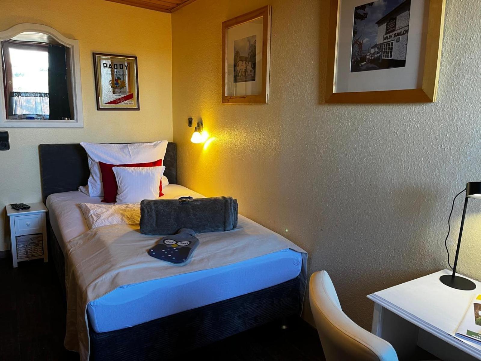 Henblas Hotel Neuenrade 外观 照片