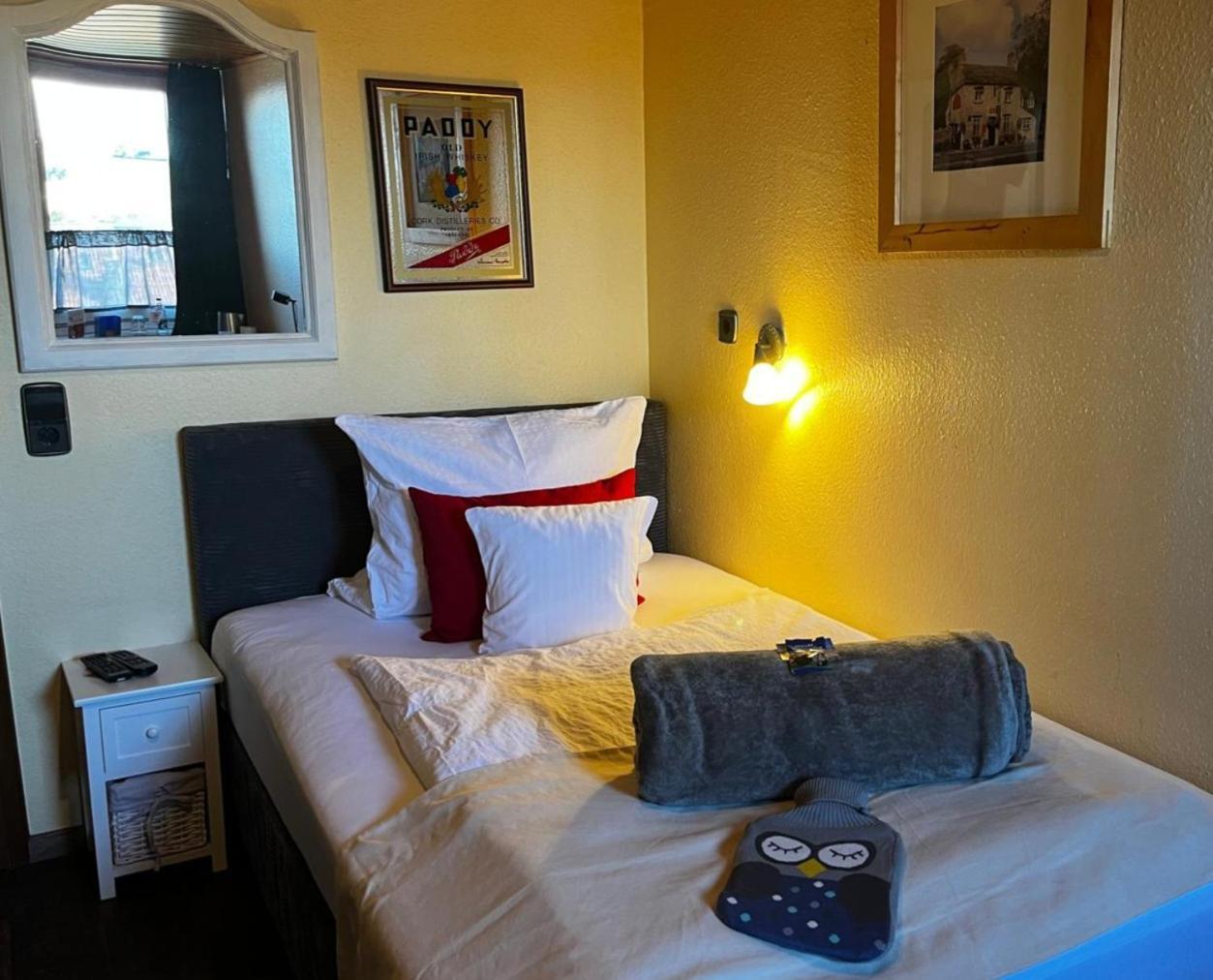 Henblas Hotel Neuenrade 外观 照片