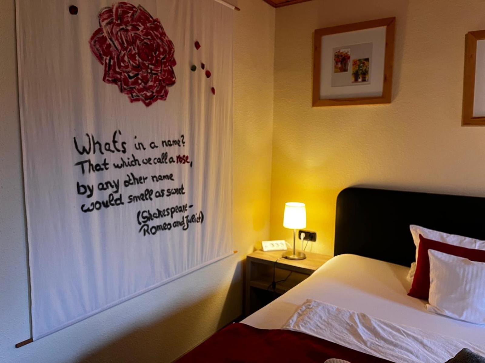 Henblas Hotel Neuenrade 外观 照片