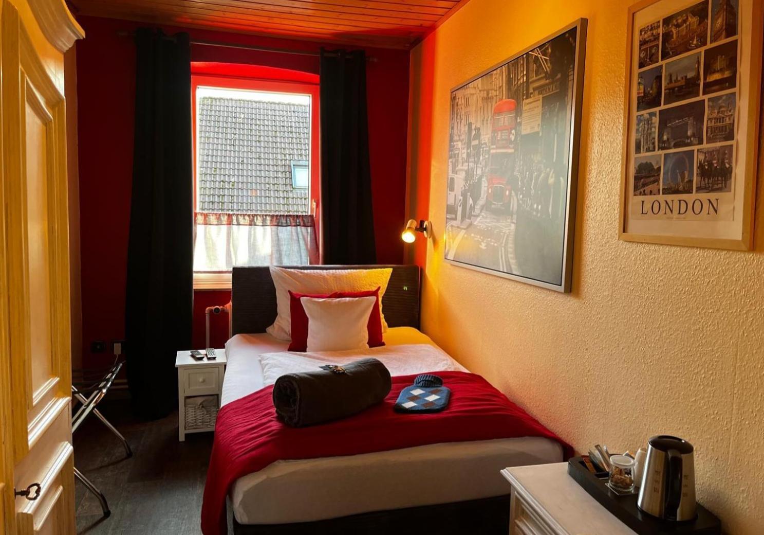 Henblas Hotel Neuenrade 外观 照片