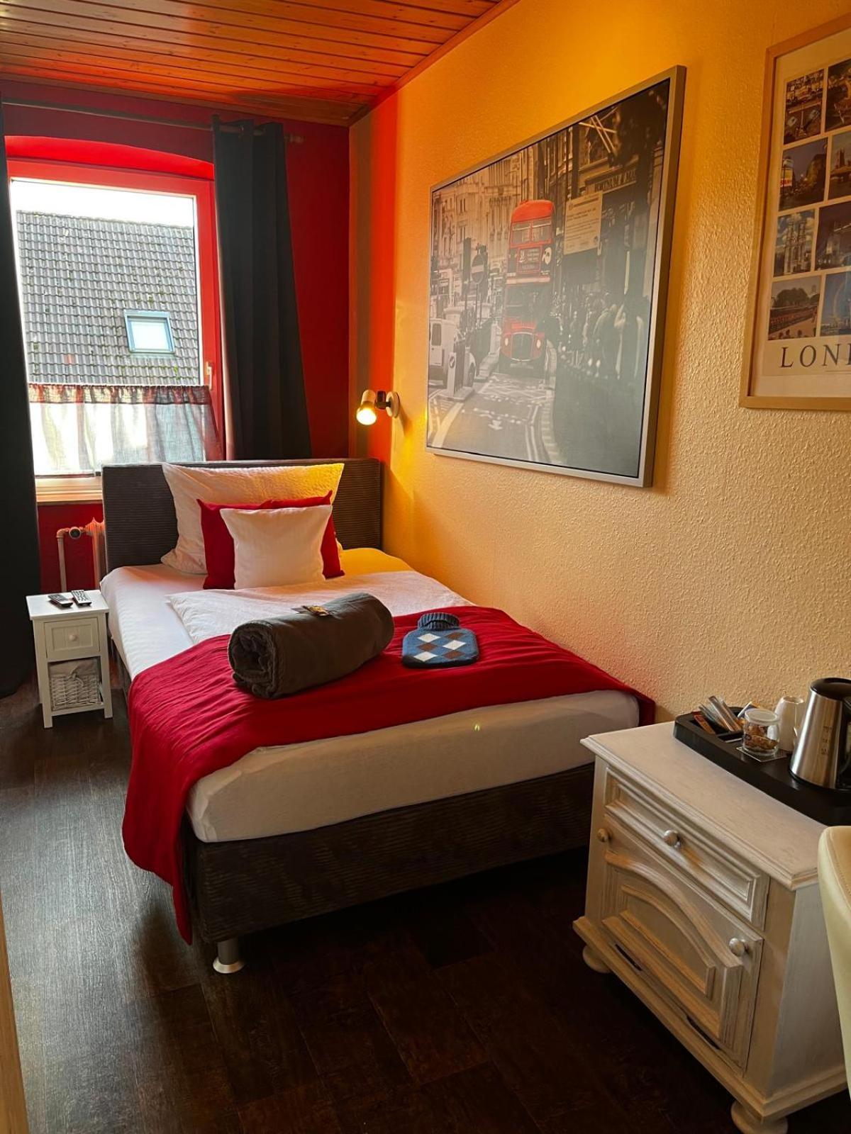 Henblas Hotel Neuenrade 外观 照片