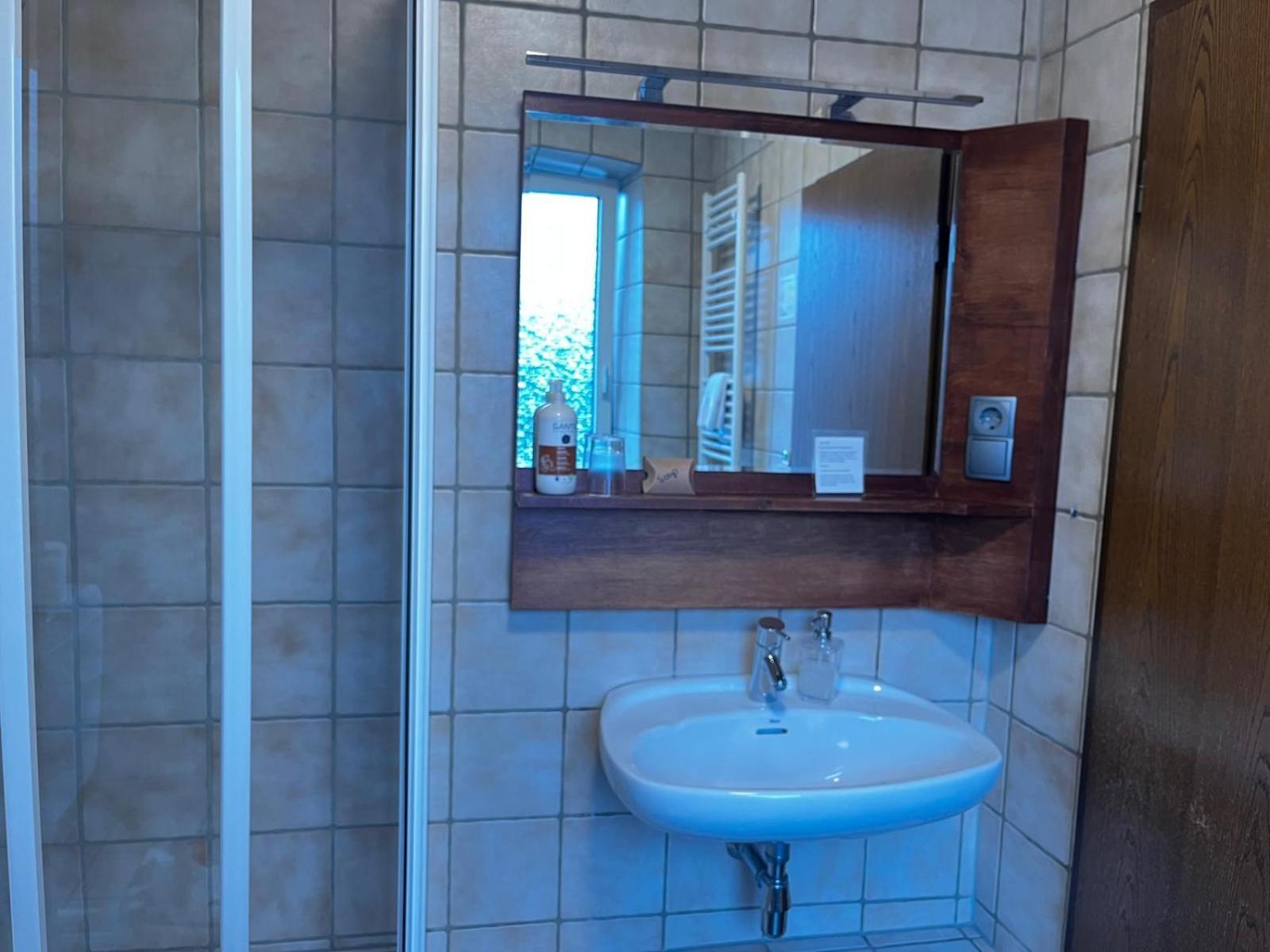 Henblas Hotel Neuenrade 外观 照片