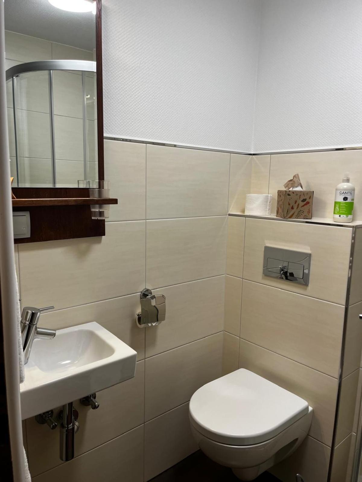 Henblas Hotel Neuenrade 外观 照片