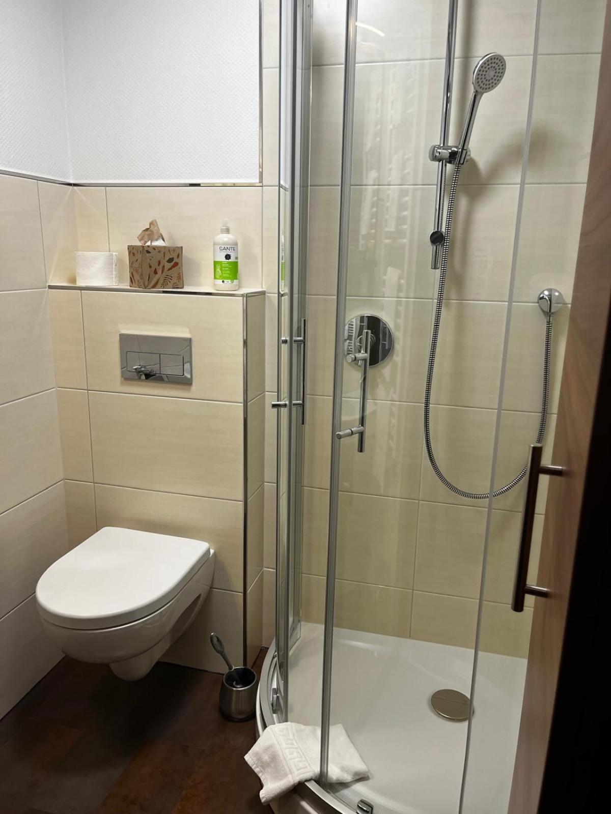 Henblas Hotel Neuenrade 外观 照片