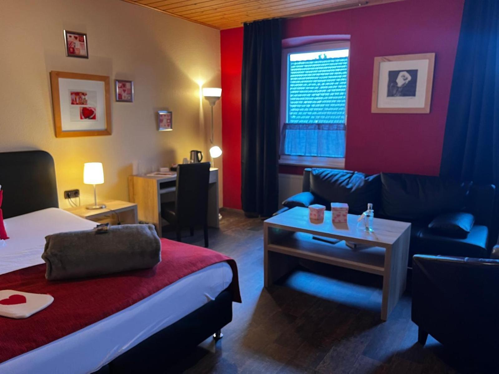 Henblas Hotel Neuenrade 外观 照片