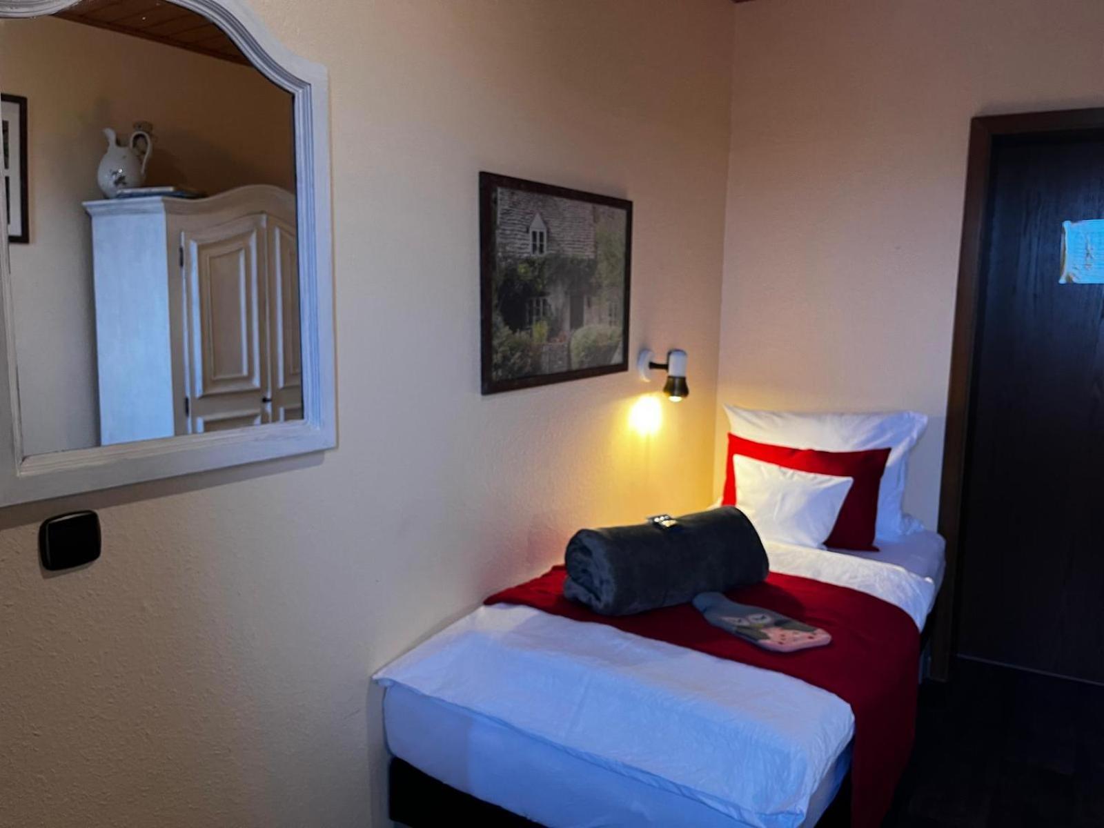 Henblas Hotel Neuenrade 外观 照片