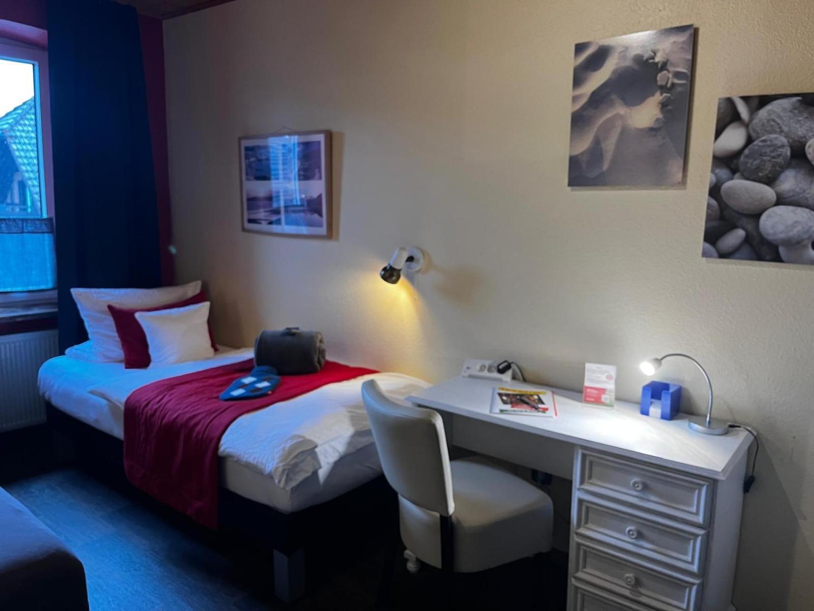 Henblas Hotel Neuenrade 外观 照片